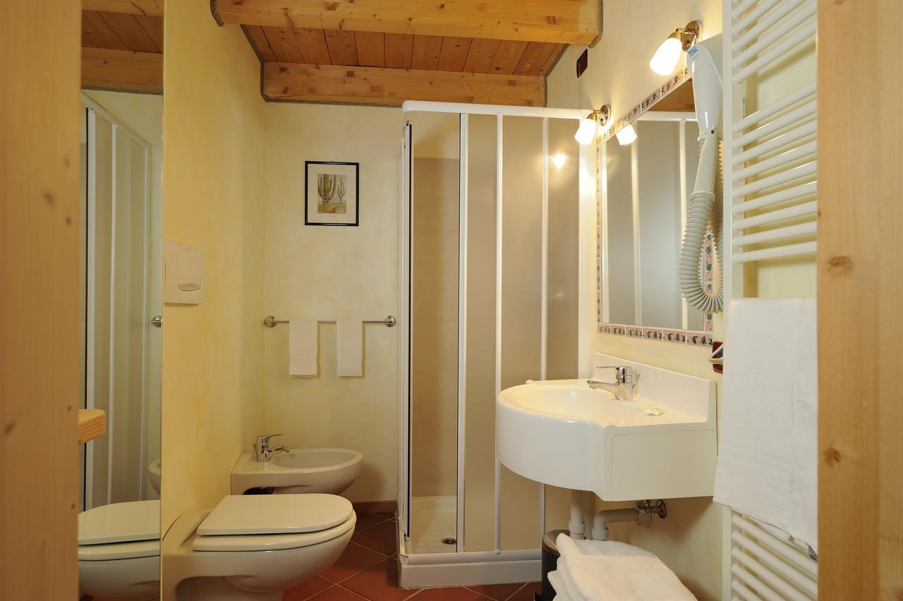 마돈나 디 캄필리오 Chalet Dei Pini 아파트 호텔 외부 사진