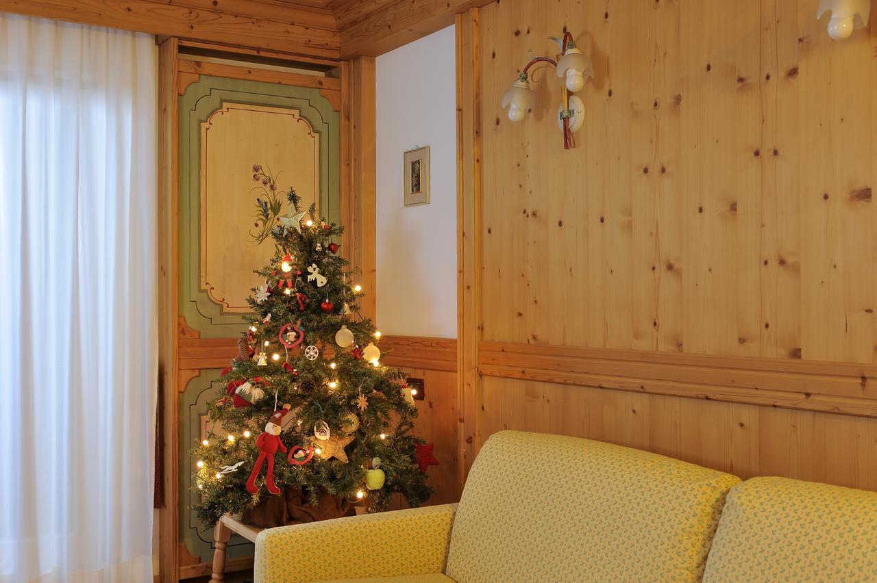 마돈나 디 캄필리오 Chalet Dei Pini 아파트 호텔 외부 사진