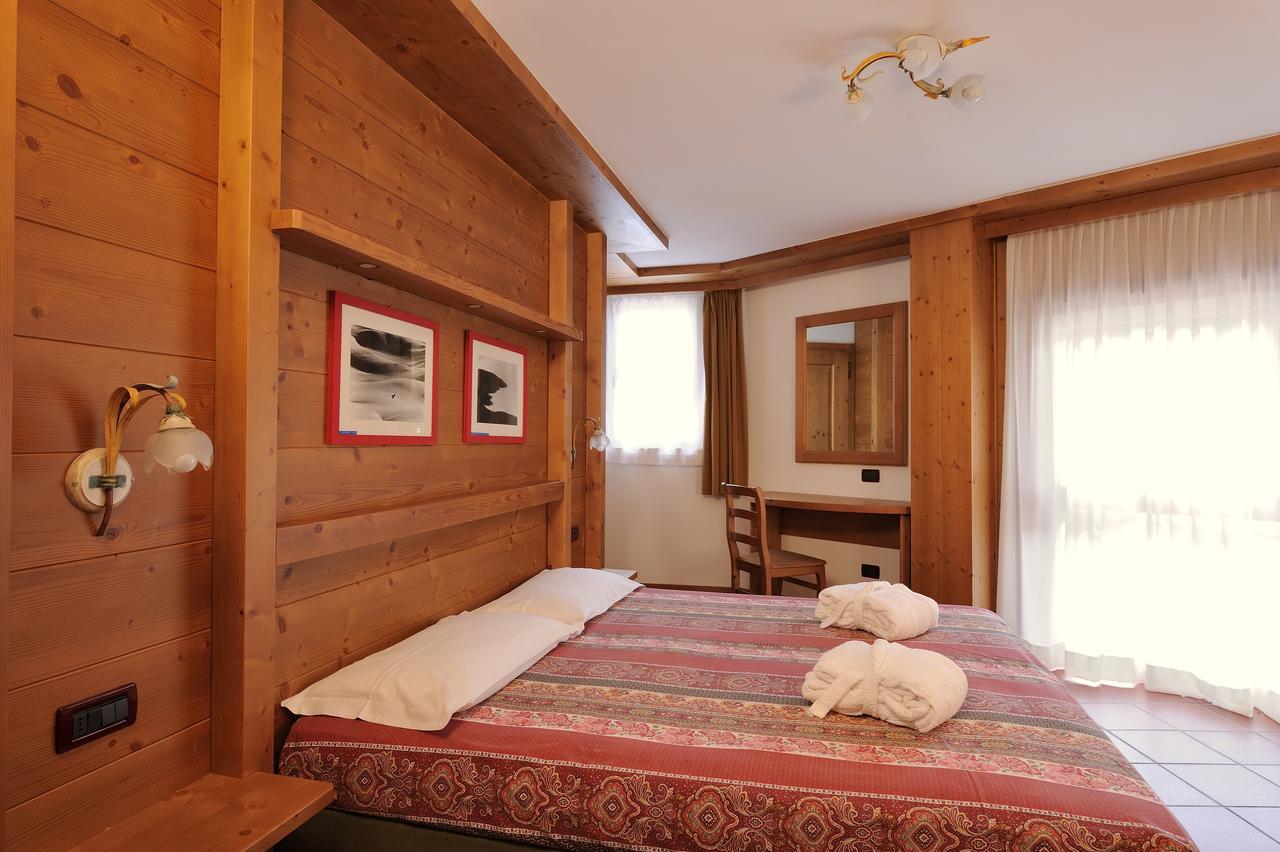 마돈나 디 캄필리오 Chalet Dei Pini 아파트 호텔 외부 사진