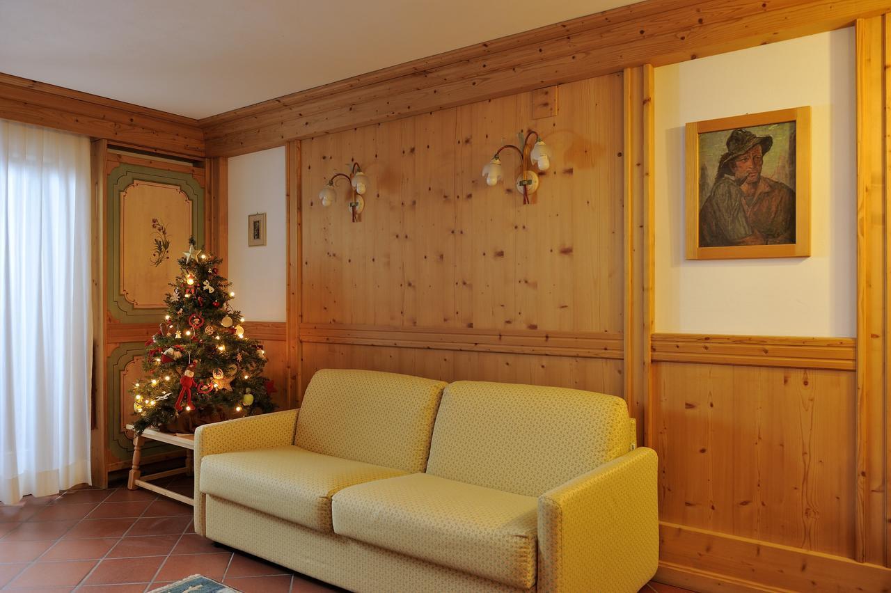 마돈나 디 캄필리오 Chalet Dei Pini 아파트 호텔 외부 사진